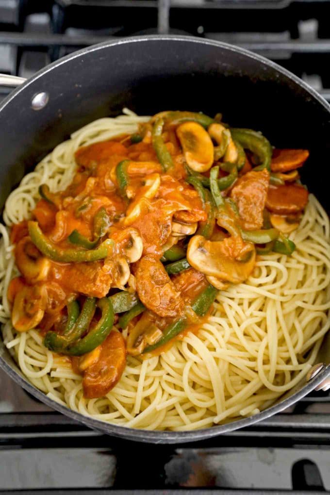 spaghetti with neapolitan sauce