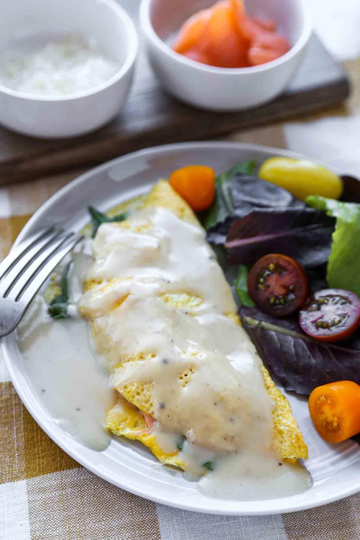 smoked salmon omelette with white sauce