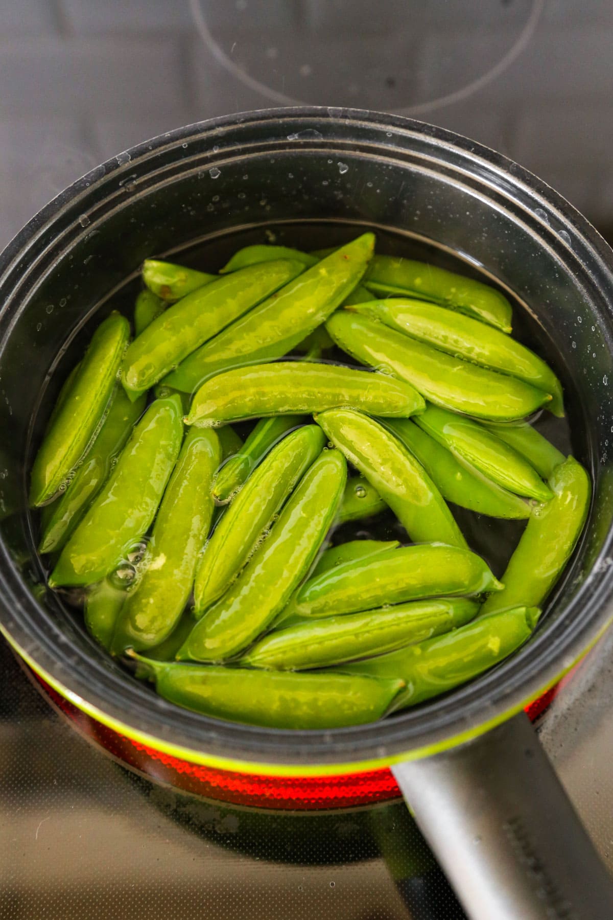 boiling sugar snap peas