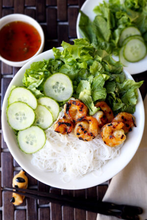 vietnamese shrimp with rice noodles